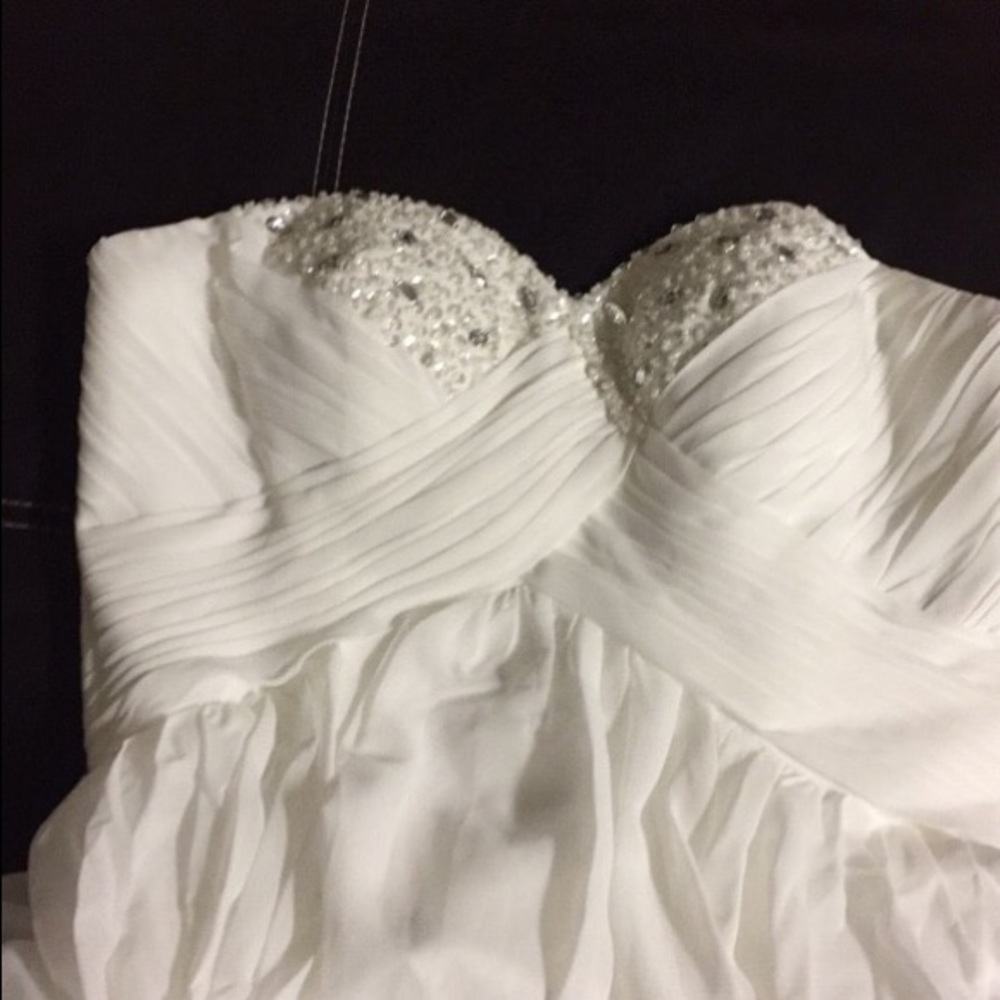 Topless white dress - Picture 5 of 8